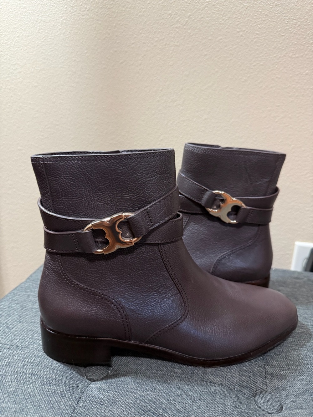 Tory Burch Gemini Link Dark Brown Leather Ankle Booties 9.5